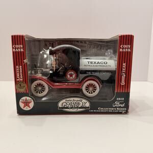 Gearbox Limited Edition 1:24 Diecast 1912 Ford Texaco Oil Tanker Coin Bank NIB
